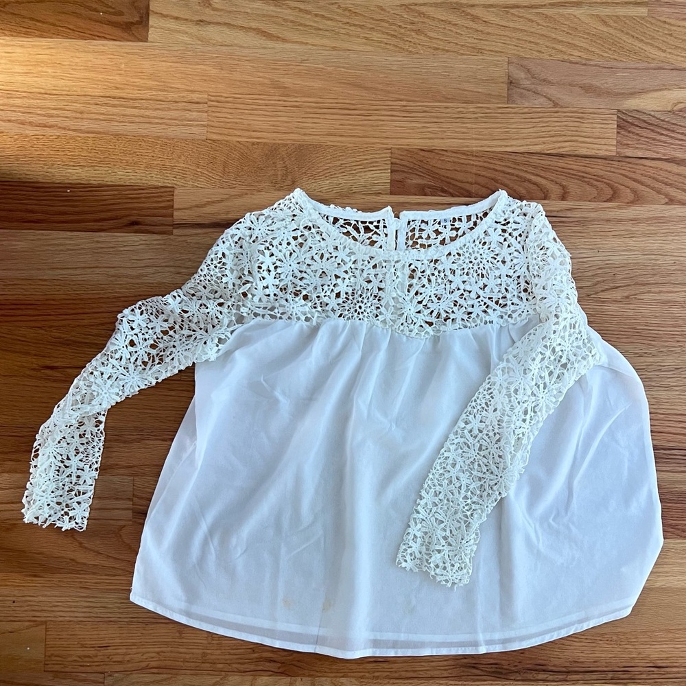 White long sleeve blouse embroidered top. Size small